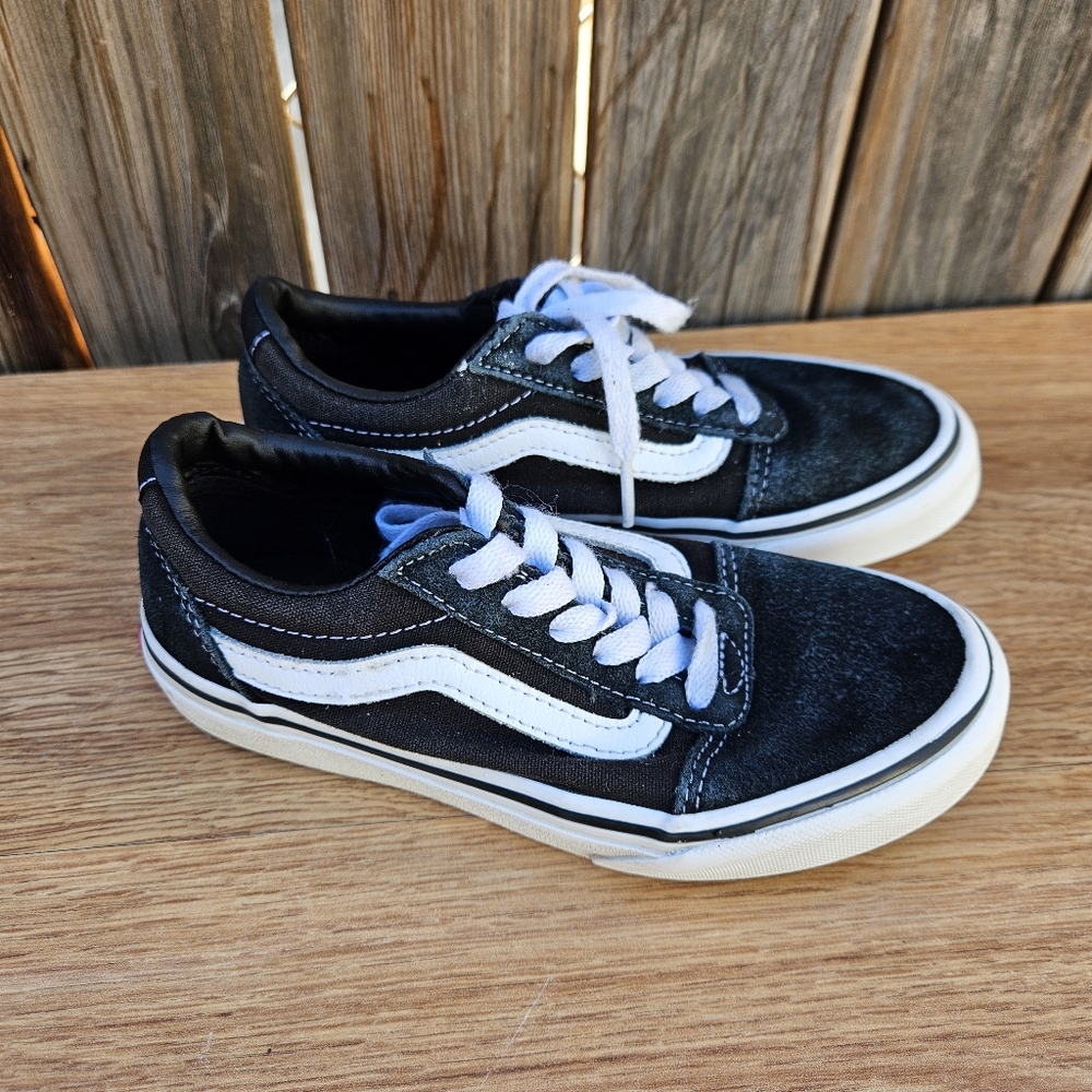 Vans Kids Black and White Sneakers 13 - Picture 13 of 16